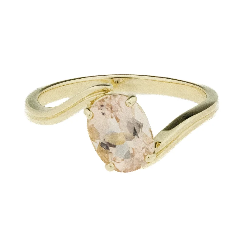 2.22ctw Oval Morganite Solitaire Ring in 14K Yellow Gold - Size 7