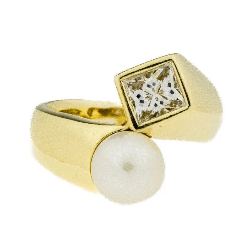 8mm White Cultured Pearl & 1.00ct Princess Cut Diamond in 18K Yellow Gold Ring - Size 6.25